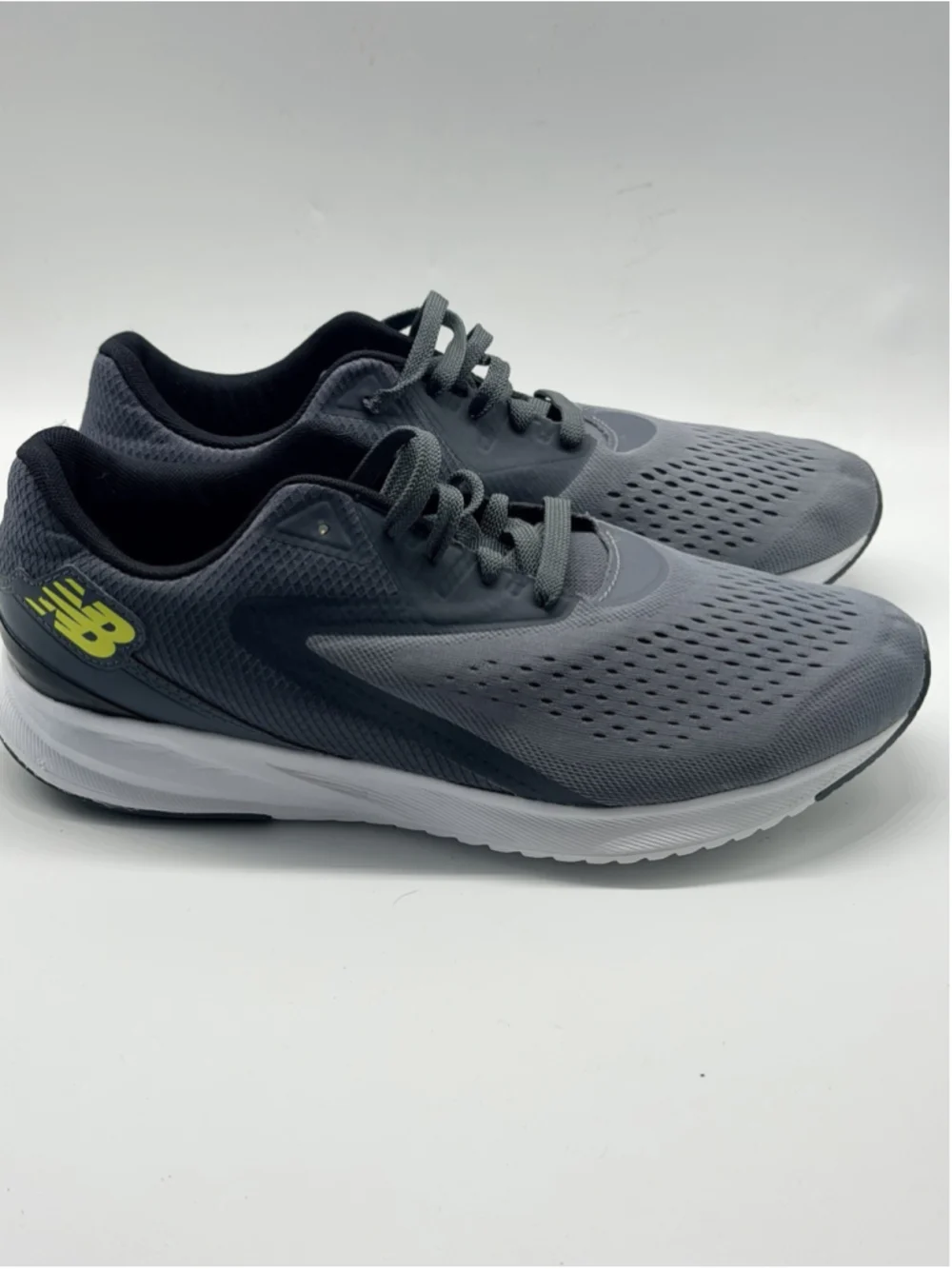 Size 11.5 4E- New Balance FuelCore Vizo Pro Run Gray